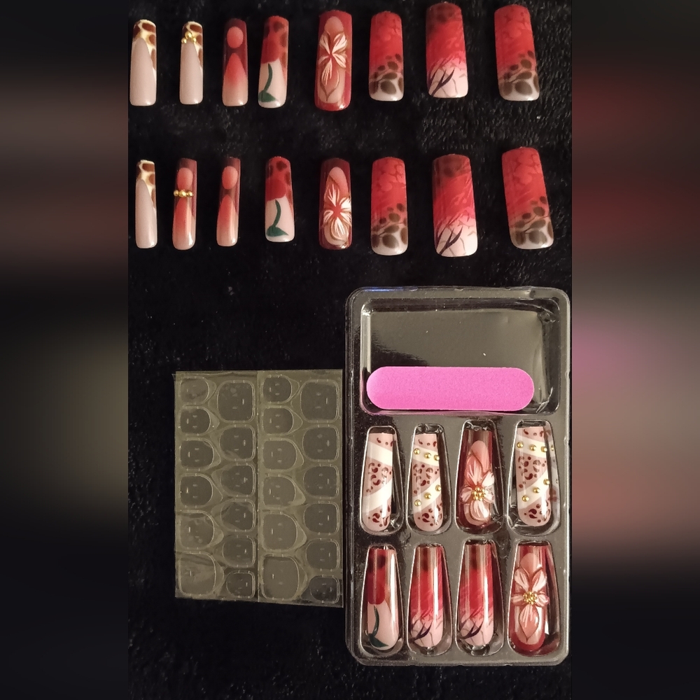 Floral & Leopard Accent Press-On Nails in Mauve and Burgundy - Picture 3 of 3